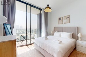 Iron/ironing board, free WiFi, bed sheets - Brand New and Modern 1BR (Dubai)