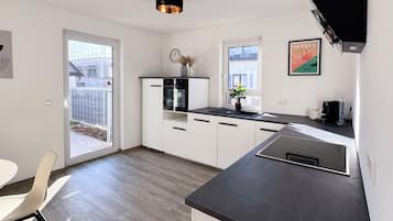 Kühlschrank, Ofen, Herdplatte, Geschirrspüler
