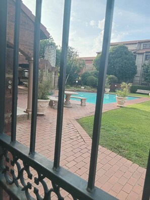 Pool - Ground flr 3bed Apartment Private Garden (Johannesburg)