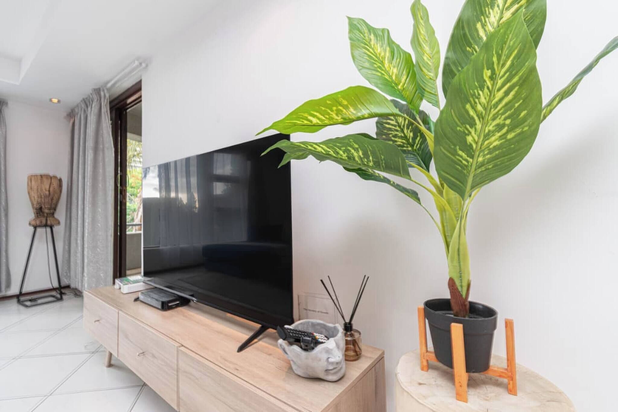 Apartment, 3 Bedrooms, Smoking, Balcony | Interior