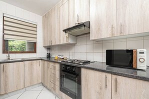Apartment, 3 Bedrooms, Smoking, Balcony | Interior - Modern Sandton City Central With Balcony (Johannesburg)