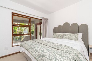 Apartment, 3 Bedrooms, Smoking, Balcony | 3 bedrooms - Sandton City 3 Bedroom Apartment With Balcony (Johannesburg)