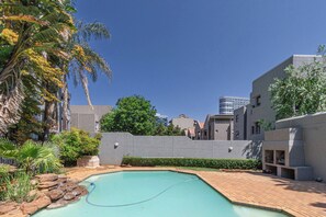 Apartamento, 3 quartos, para fumantes, sacada | Piscina | Piscina externa