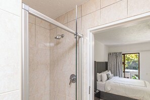 Căn hộ, 3 phòng ngủ, hút thuốc, ban công | Phòng tắm