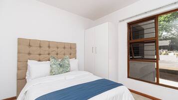 Apartment, 3 Bedrooms, Smoking, Balcony | 3 bedrooms