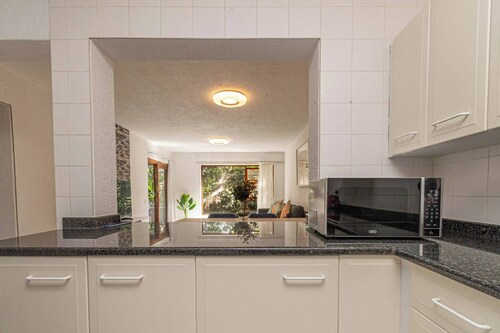 Sandton City 3 Bedroom Apartment With Balcony