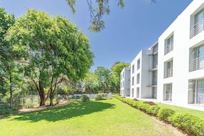 Apartment, 3 Bedrooms, Smoking, Garden View | Property grounds - 3 Bedroom Apartment in Sandton City (Johannesburg)
