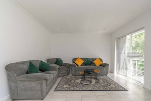 Apartment, 3 Bedrooms, Smoking, Garden View | Living room - 3 Bedroom Apartment in Sandton City (Johannesburg)