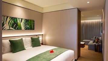 Premium bedding, in-room safe, desk, laptop workspace