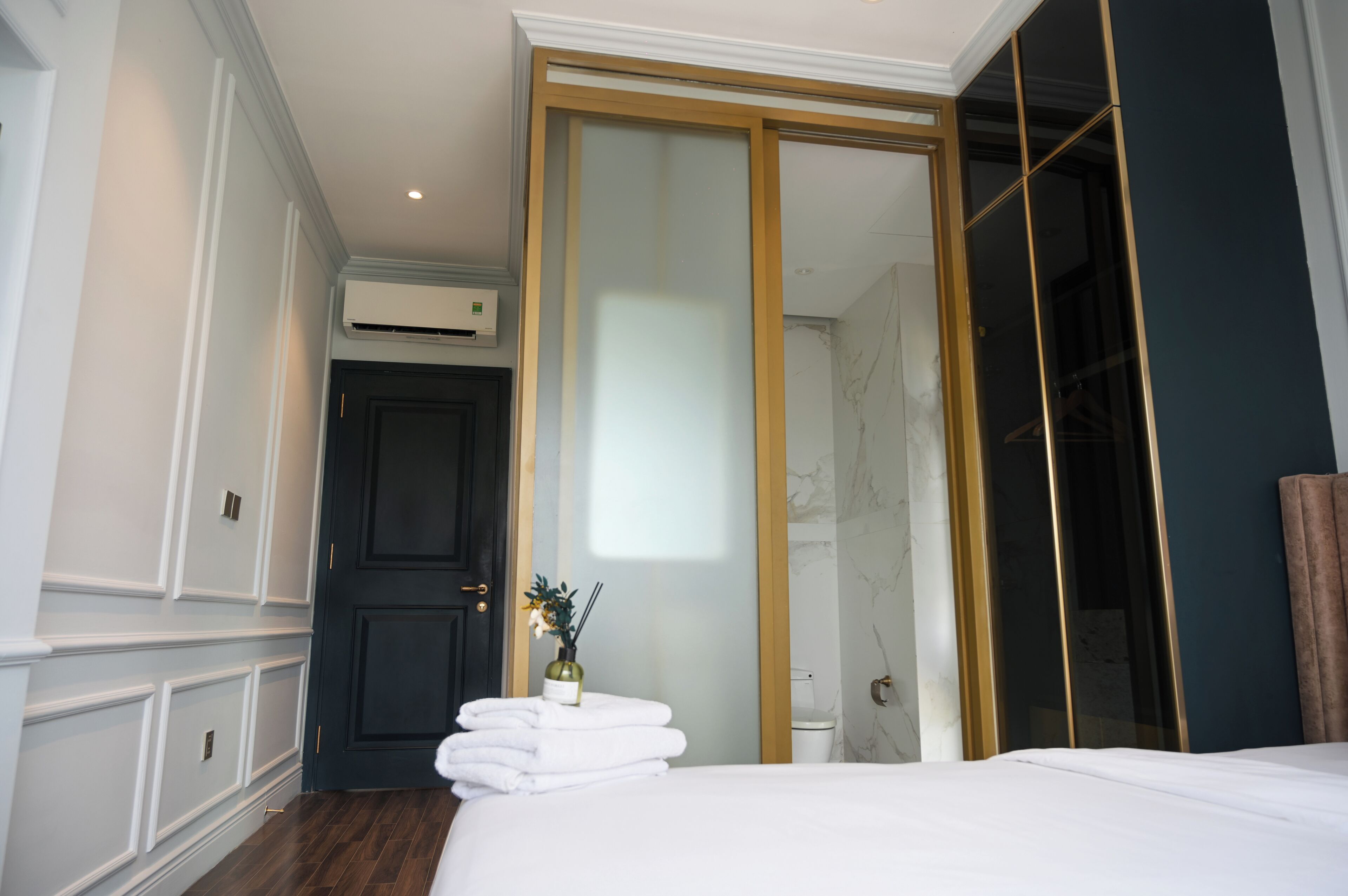 Desk, laptop workspace, soundproofing, iron/ironing board