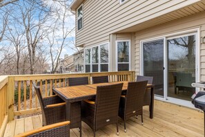 تناول الطعام بالخارج