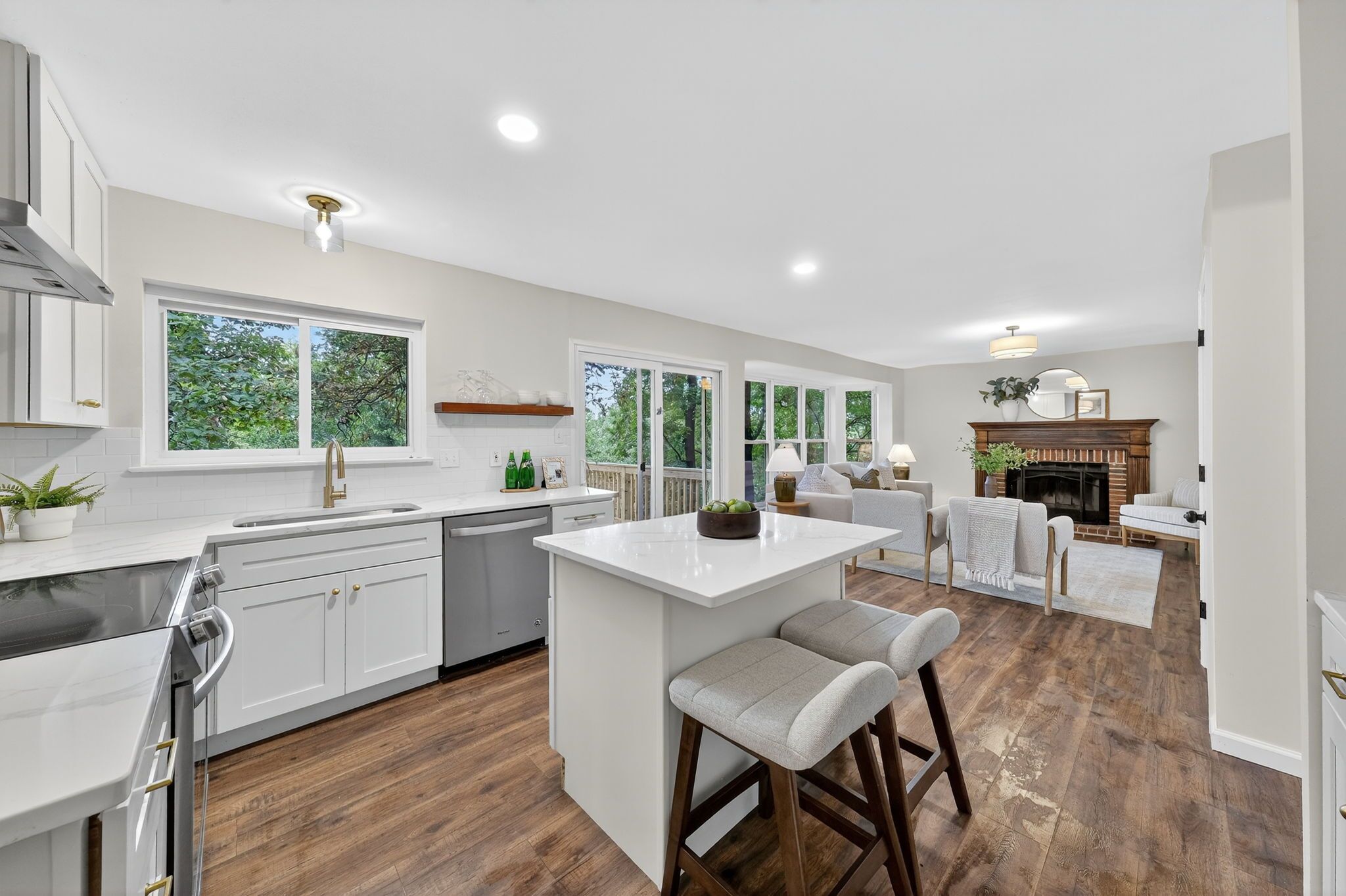 冰箱、微波炉、烤箱、炉灶