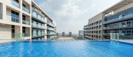 Kolam renang outdoor