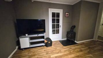 Apartment, 1 Bedroom | Living room