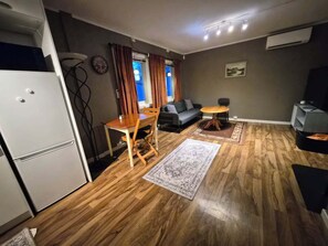 Apartment, 1 Bedroom | Living room
