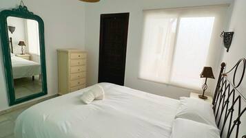 3 soverom, strykejern/-brett, wi-fi og sengetøy