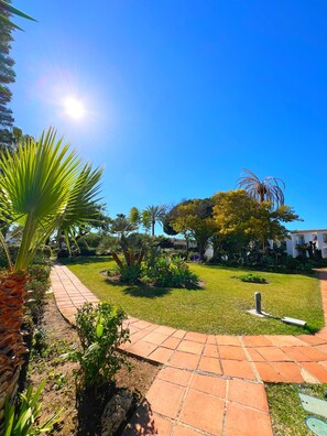 Property grounds - Patio Alcornocal by Residea (El Paraíso)