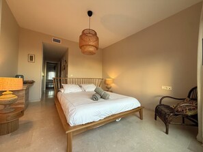 Iron/ironing board, Internet, bed sheets - Luxury Apartment with Panoramic Sea & Gibraltar Views (La Alcaidesa)