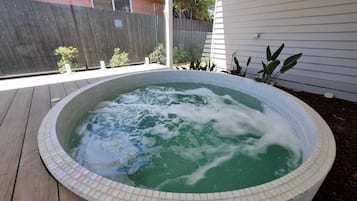 House, 4 Bedrooms, Patio | Outdoor spa tub