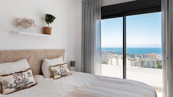 4 habitaciones, tabla de planchar con plancha, wifi y ropa de cama