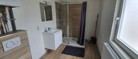 Maison en rangée de base | Salle de bain