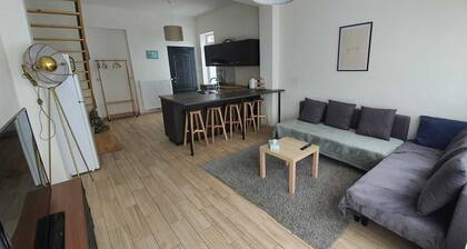 Au 169 Maison du coin