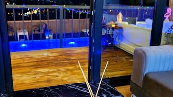 Deluxe Suite, Pool View