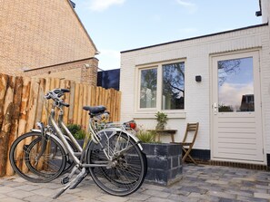 Property grounds - Rustige studio aan de duinen, vlakbij het centrum, met parkeerplaats en fietsen (Zandvoort)