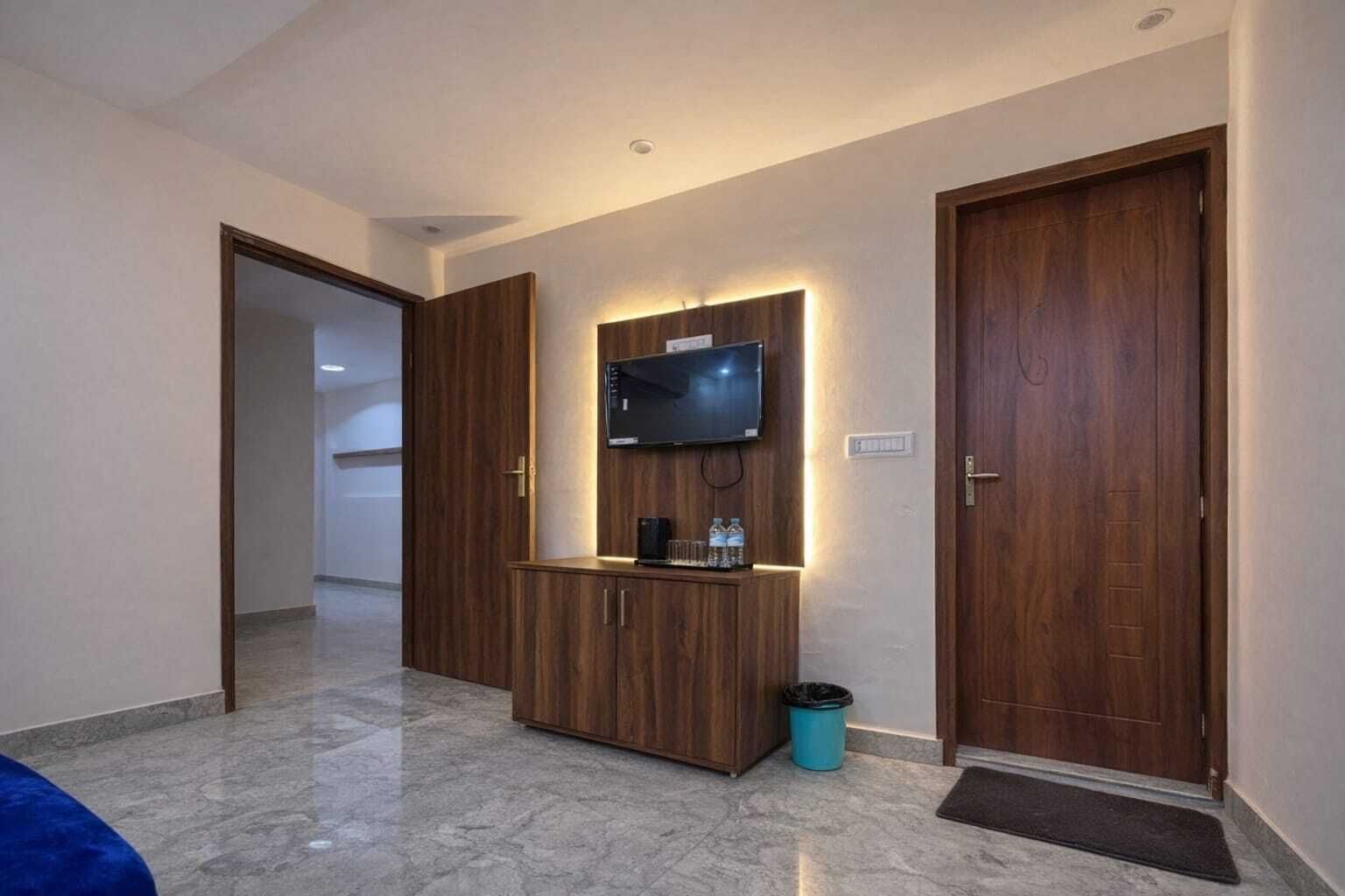 Phòng đôi Deluxe | Bàn, khu vực làm việc phù hợp cho laptop 