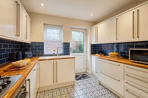 Fridge, microwave, oven, dishwasher - Host and Stay | River Hill House (Hurworth Place)