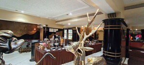 Restaurant - Rajhans Hotel (Mumbai)