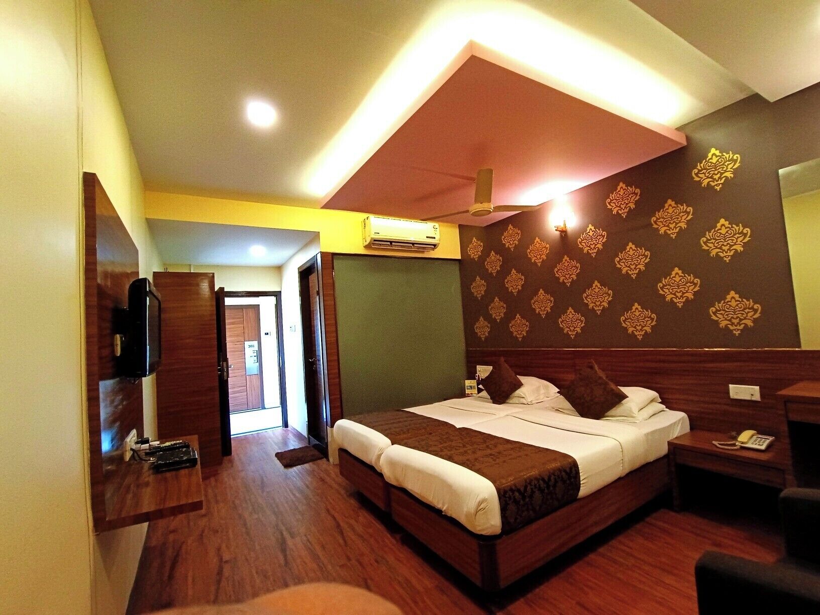 Classic Twin Room | Iron/ironing board, free WiFi