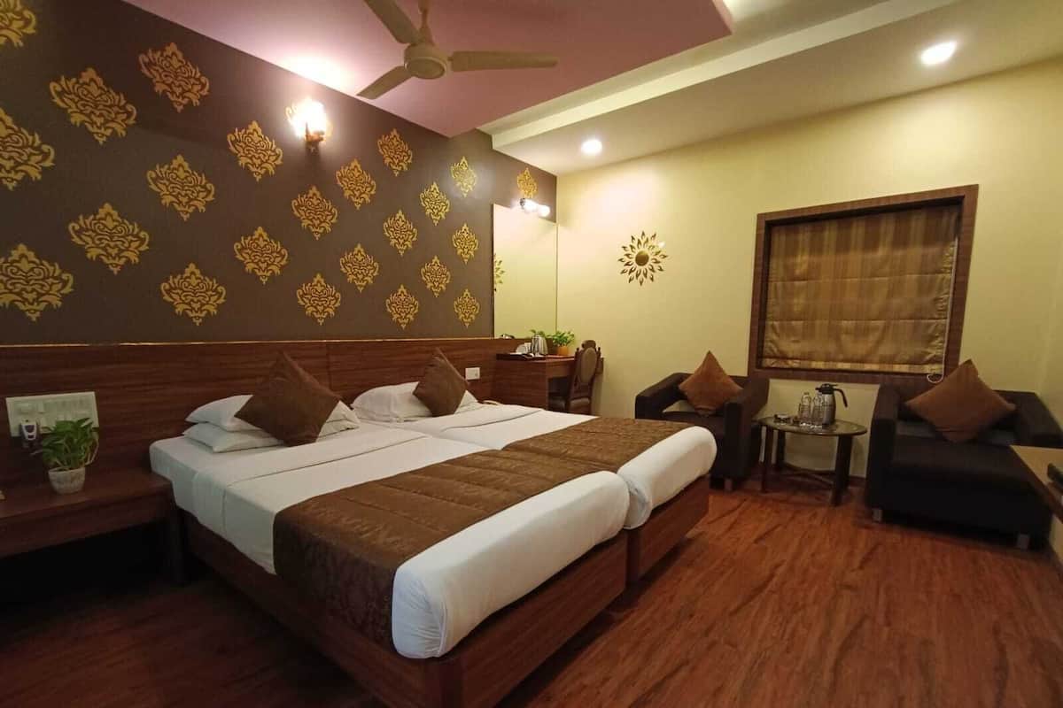 Iron/ironing board, free WiFi