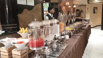 Free daily buffet breakfast