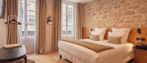 Blackout curtains, soundproofing, iron/ironing board, free WiFi