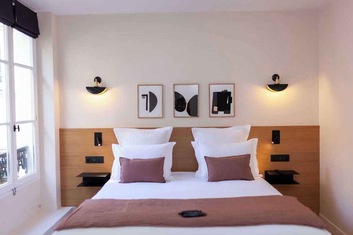 Superior Double Room, City View (2) | Blackout drapes, soundproofing, iron/ironing board, WiFi (free)