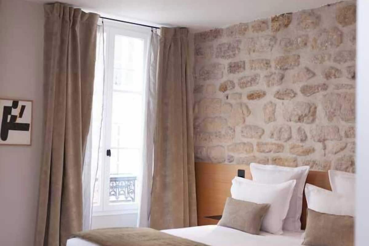 Superior Double Room, City View | Blackout drapes, soundproofing, iron/ironing board, free WiFi