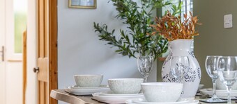 The Grantchester - Charming 20th Century Home