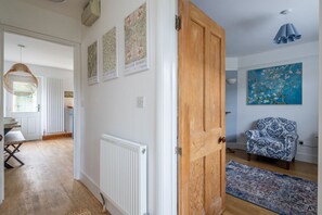 Interior - The Grantchester - Charming 20th Century Home (Grantchester)