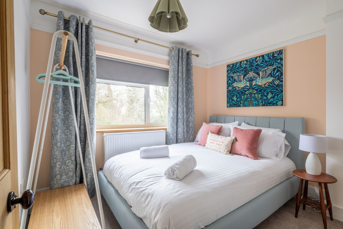 2 bedrooms, desk, travel cot, WiFi