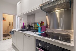 Private kitchen - Newly refurbed 3Bed Annexe - With Parking! (Arbury)