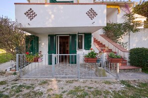 Exterior - Apartment 'La Casetta - San Vincenzo' with Balcony and Wi-Fi (San Vincenzo)