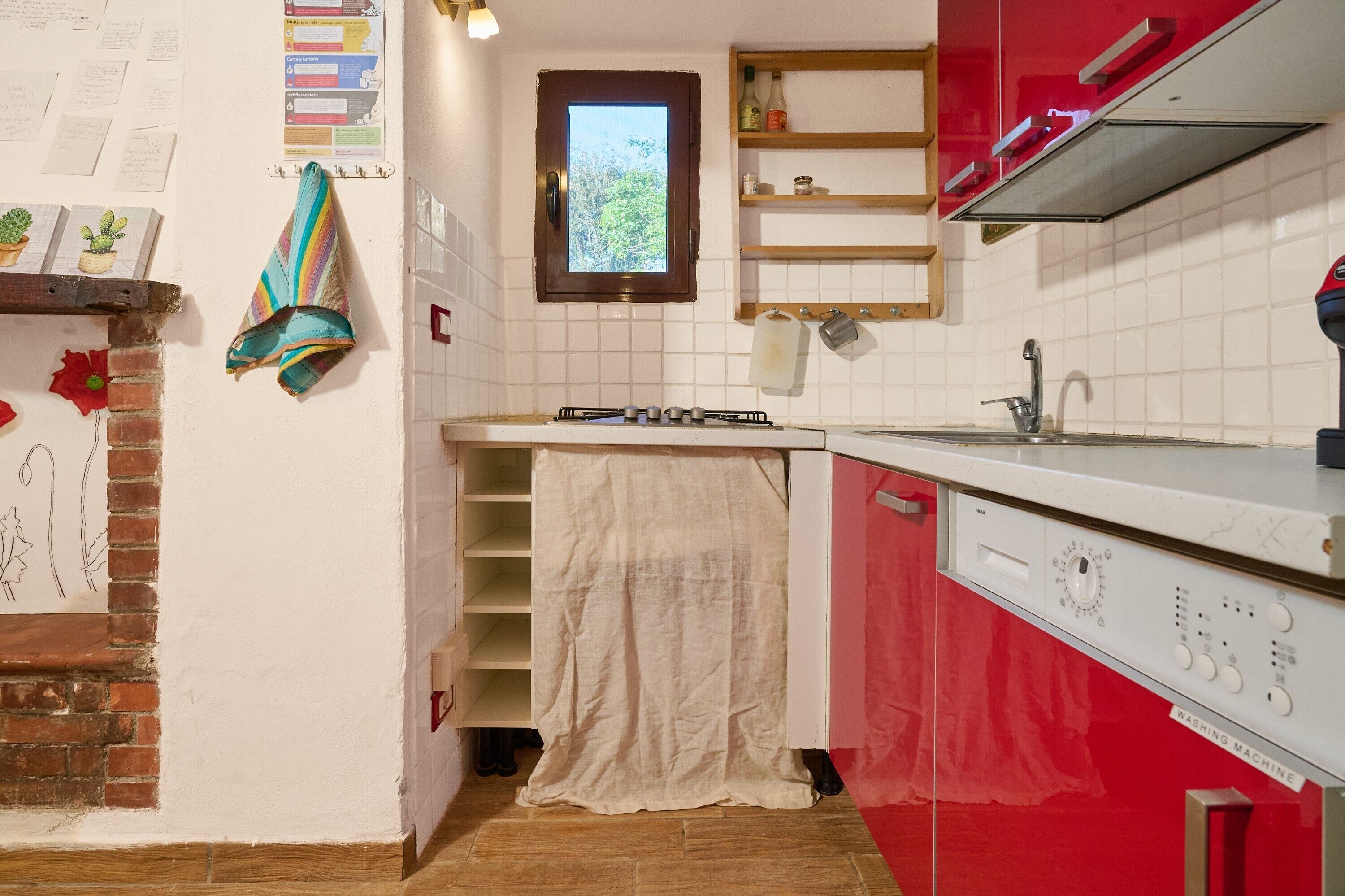 Fridge, stovetop, coffee/tea maker, electric kettle