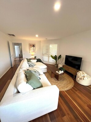 House, 4 Bedrooms, Patio | Living room | Books - Saltwood Mornington - A Conscious Coastal Retreat (Melbourne)