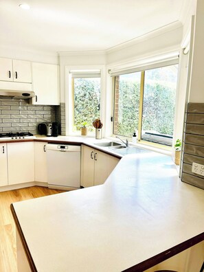 Maison, 4 chambres, patio | Intérieur