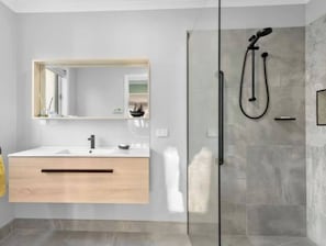 Casa, 4 habitaciones, patio | Baño