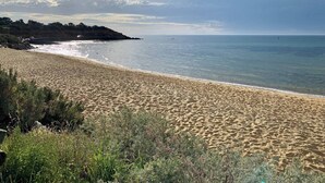 House, 4 Bedrooms, Patio | Beach - Saltwood Mornington - A Conscious Coastal Retreat (Melbourne)