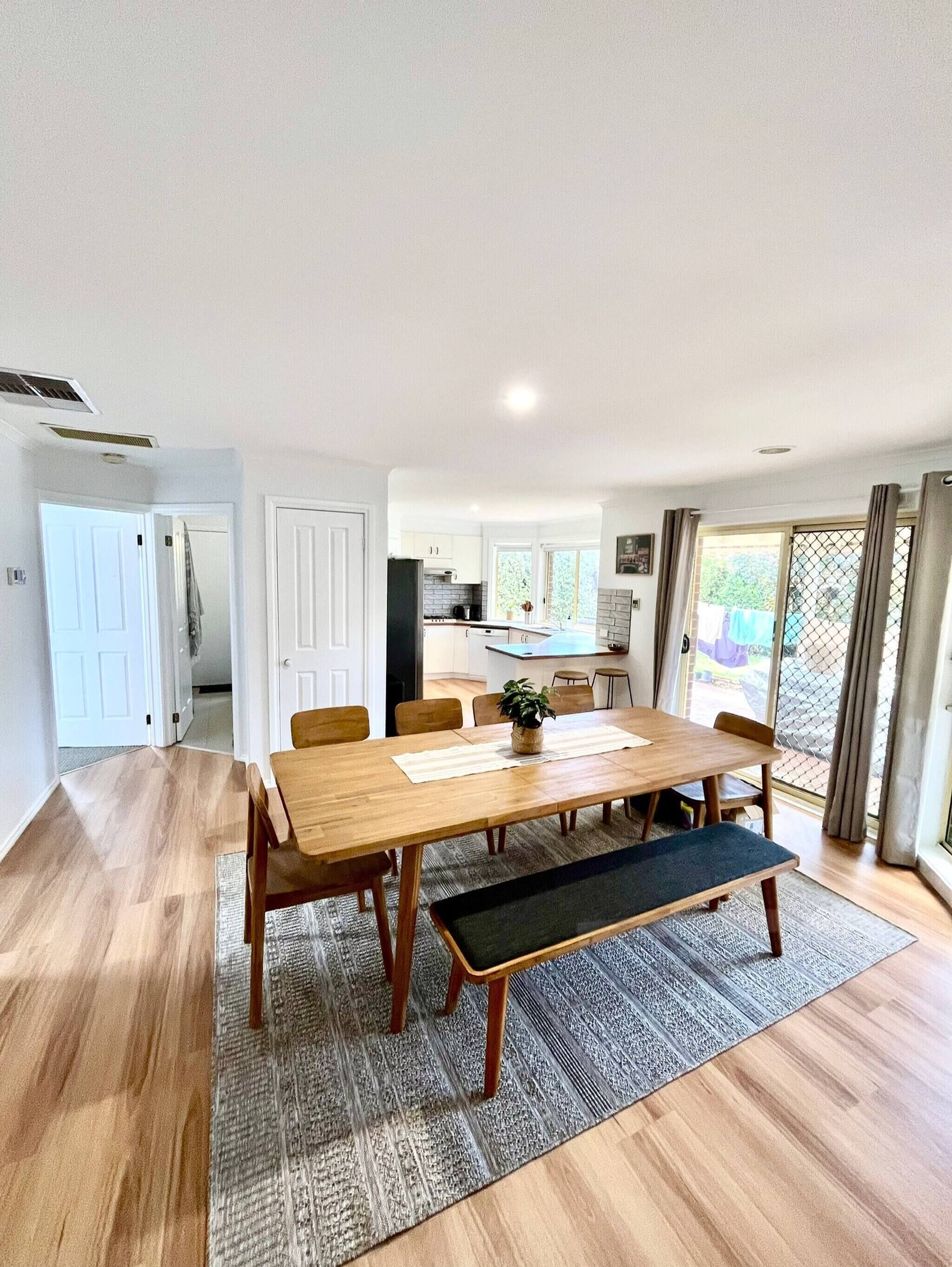 Hus, 4 soverom, terrasse | Spisestue