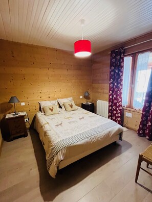 5 Schlafzimmer, Bügeleisen/Bügelbrett, WLAN