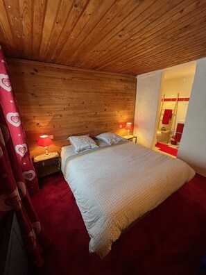 5 Schlafzimmer, Bügeleisen/Bügelbrett, WLAN